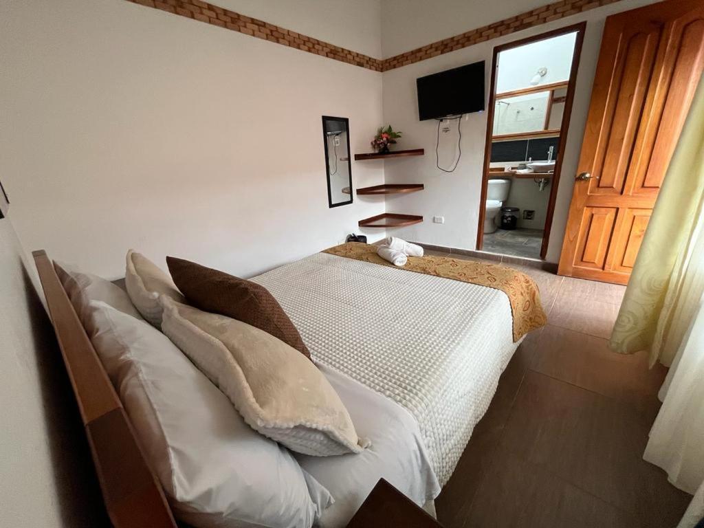 Отель Casa Lewana Вилья-де-Лейва Экстерьер фото